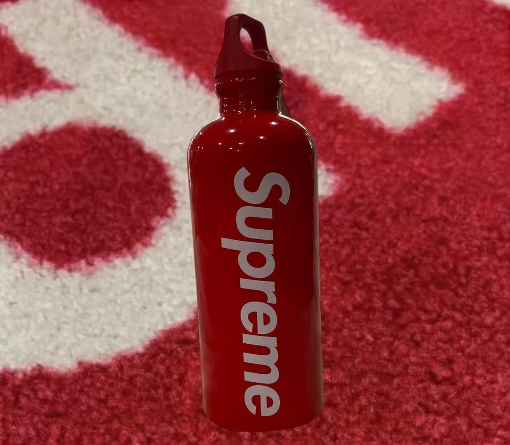 Supreme SIGG Traveller 0.6L Water Bottle Red SS18 – UniqueHype
