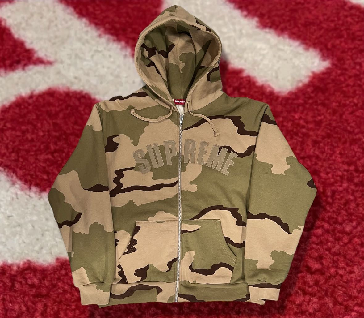 Supreme NewYorkYankeesTrackJacketシュプリーム Supreme New York Yankees™ GORE-TEX 700-Fill Down Jacket
