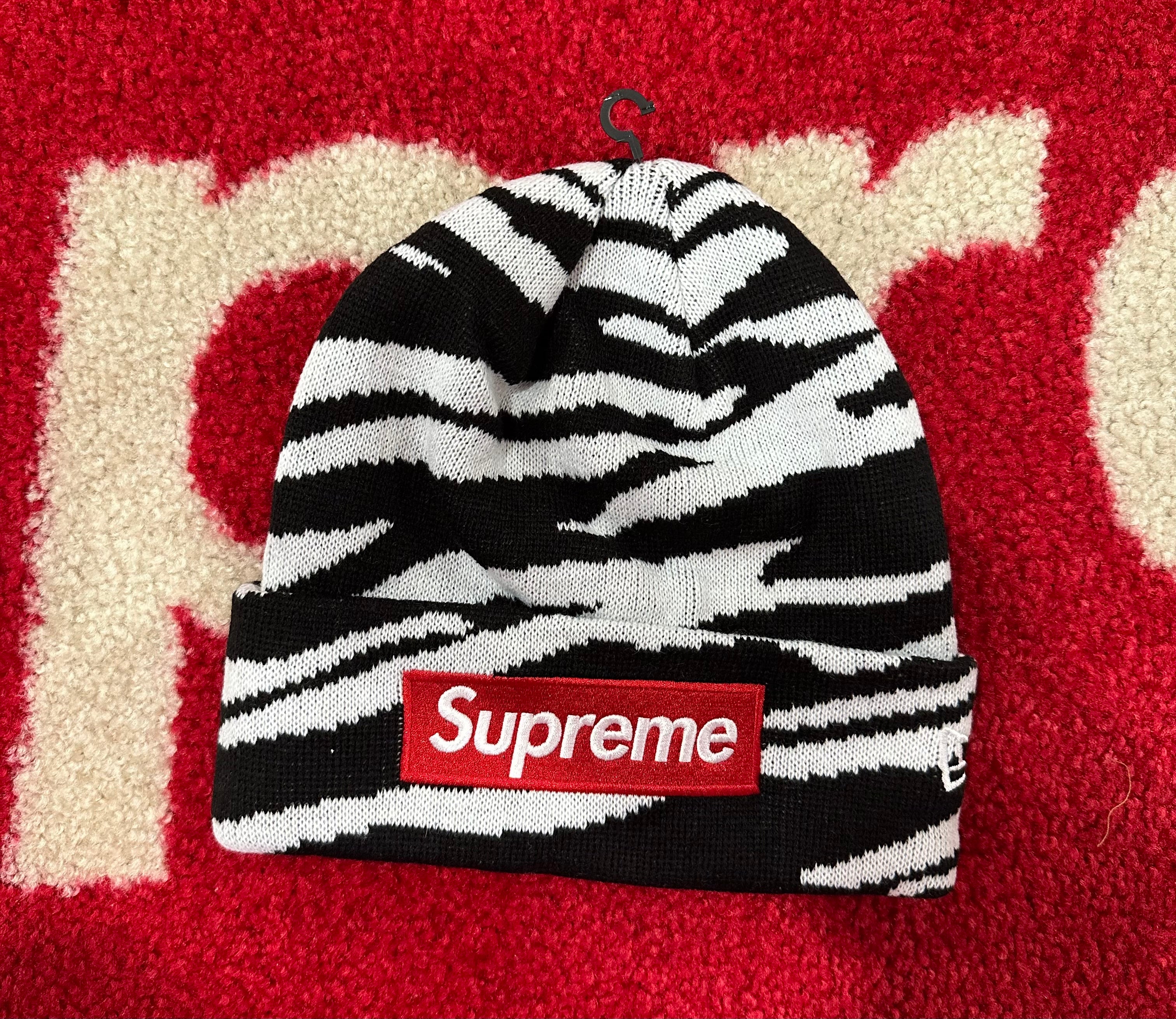 Supreme Newera Boxlogo Beanie zebra ビーニー Supreme New Era Box Logo Beanie (FW22) Zebra - FW22 - US